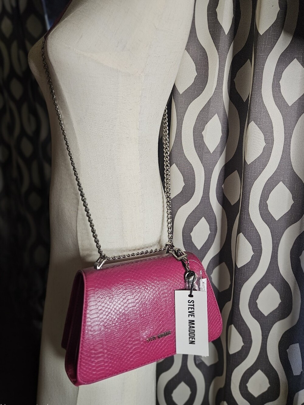 Steve Madden Hot Pink Balessa Shoulder Crossbody With Chain & Leather Strap